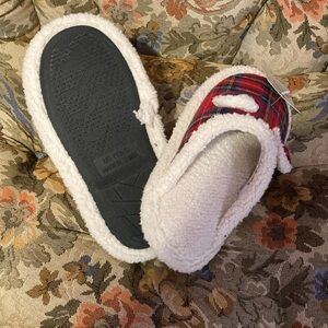 NWT sz 13/1 kids slippers